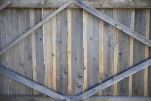 fence repair vs replacement